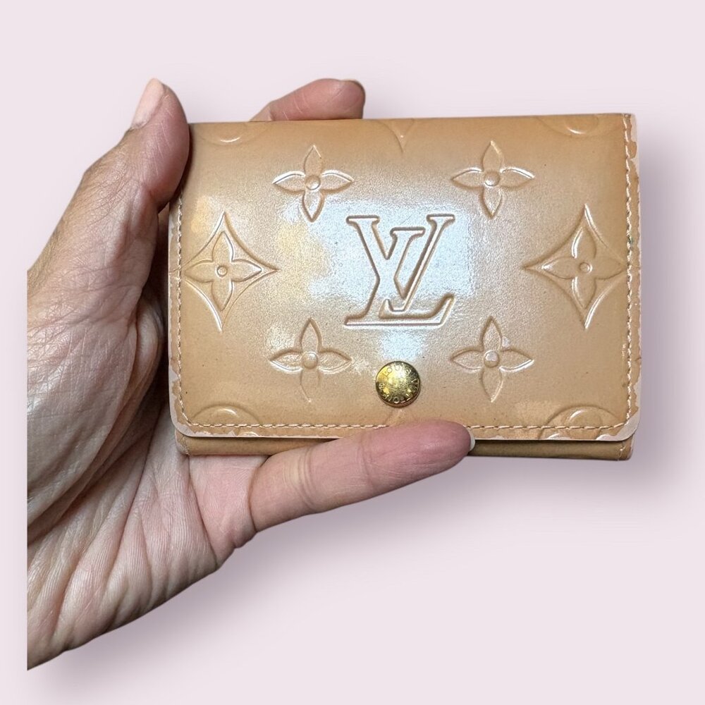 Louis Vuitton Vernis Monogram Card Case Wallet | Nude Beige